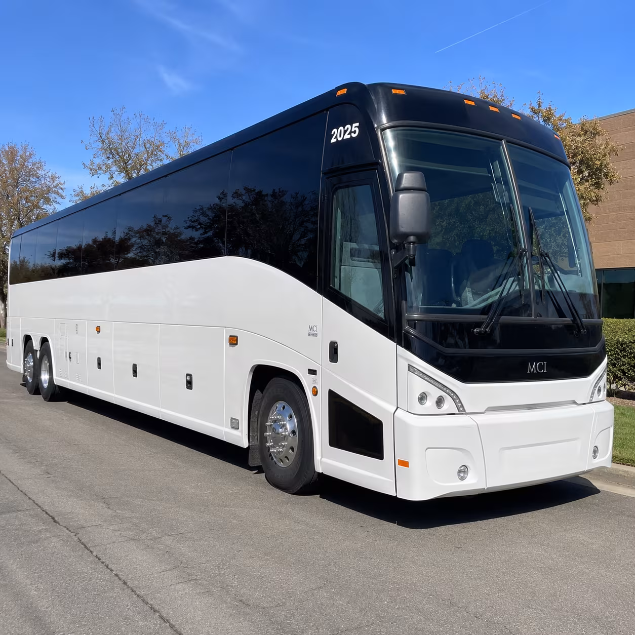 convention and conference shuttle buses at the glendale civic center